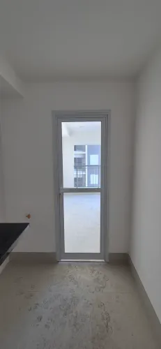 Porta de alumínio e vidro para ambientes diversos