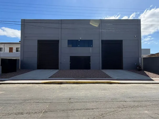 Galpão/Depósito/Armazém para aluguel possui 460 metros quadrados