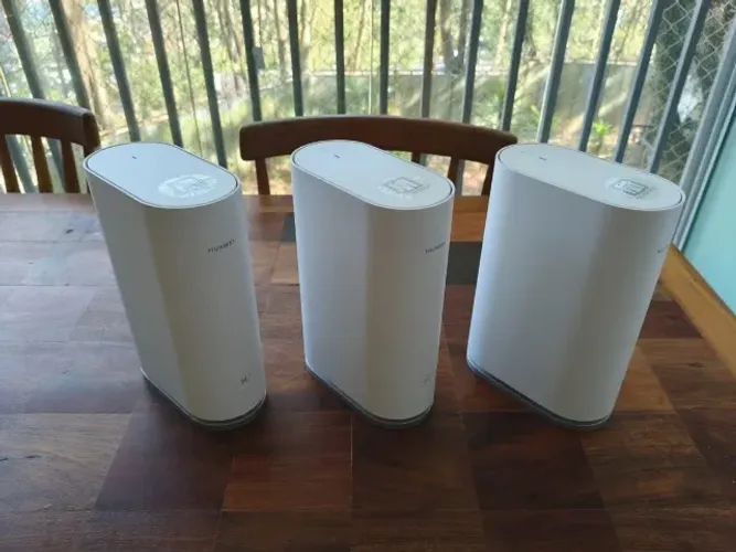 Roteador Huawei (3 módulos) wifi 6 tri-band WS8800