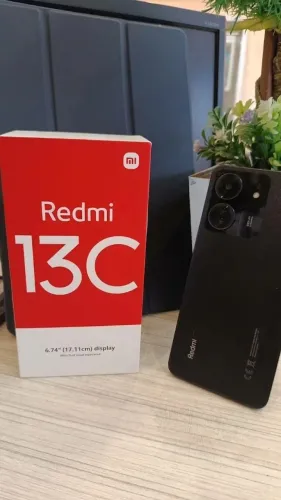 ? Xiaomi Redmi 13C 256GB - Excelente Estado / Seminovos com Caixa!