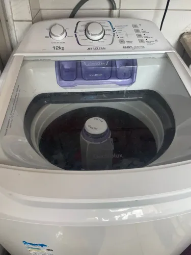 Vendo máquina de lavar Eletrolux 12kg faz tudo