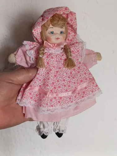 Boneca de pano, camponesa, 20cms  