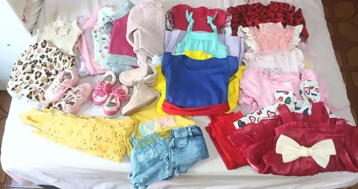 Lote de roupas infantis ( ler descrição do anuncio)