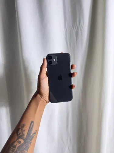 Celular iPhone 11 64 GB Face ID off | ótimo custo benefício 