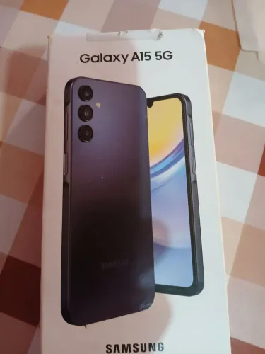 Estou vendendo celular a15 semi novo completo com documento