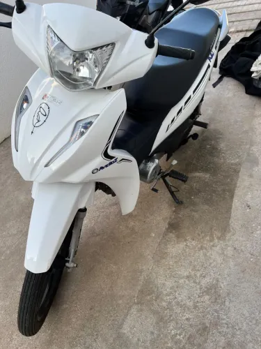 Avelloz 50cc único dono 
