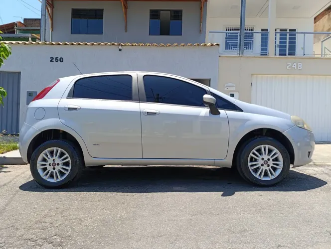 Fiat Punto Attractive 1.4 Fire Flex 8V 5P 2011