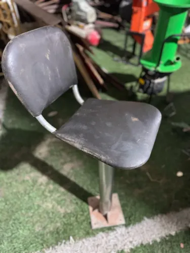 VENDO BANQUETA FIXA ALTA