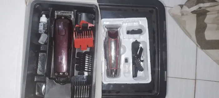 Kit máquinas kemei: máquina de disfarce e acabamento usadas, mas ótimas 