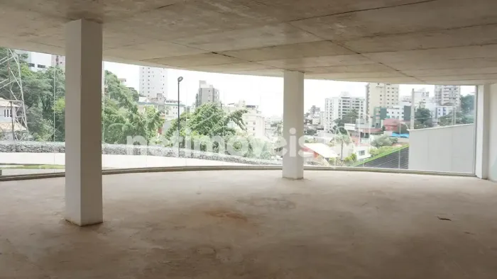 SALA COM MEZANINO