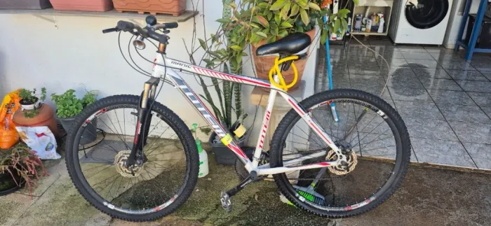 Bicicleta Aro 29, Câmbio Shimano 24 Marchas, Freio a Disco.