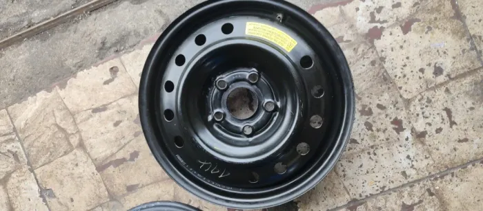 Roda Aro 16 Para de  Estepe Fino Honda Civic E Hrv 5x114.3 original R$ 200,00