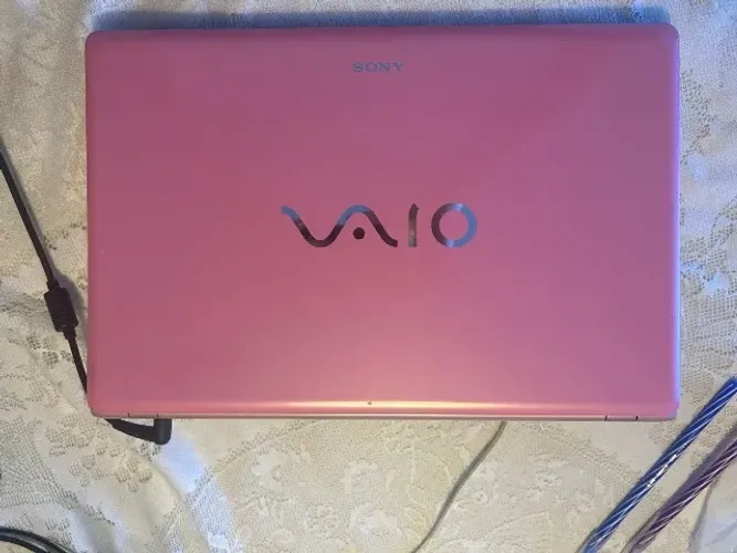Sony Vaio Rosa - Core i7, 6GB Ram, 112GB SSD, GeForce 310M