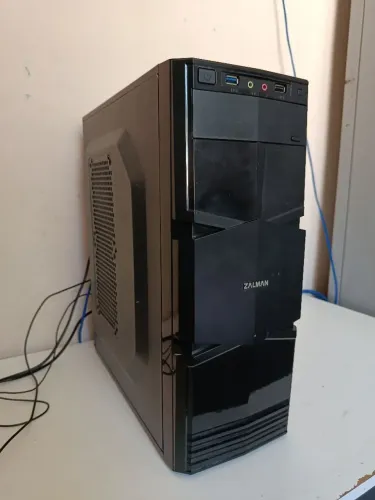 CPU Intel core i5 12400 , 12ª geração, 8 GB de memória ram DDR4 + SSD M2 512 GB 