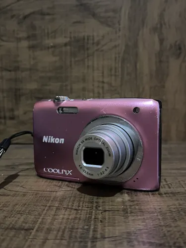 Câmera Nikon Coolpix S2600 - ROSA