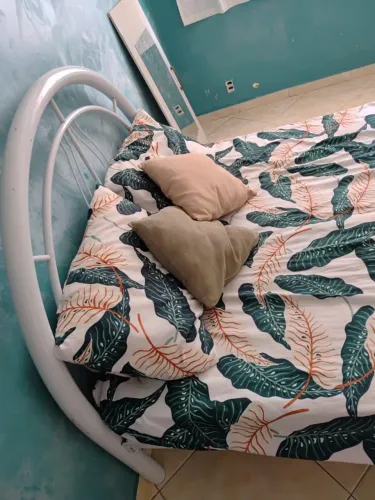 Cama de ferro com colchão