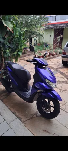 Yamaha Fluo 22/23