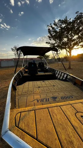 Barco 6 metros boca 180 + motor 50 HP