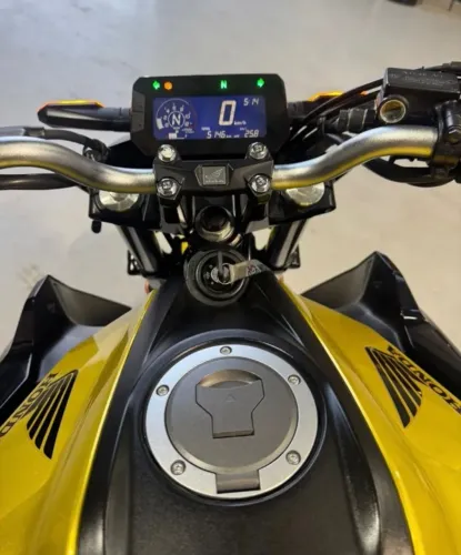 Cb Twister 300f 2024 Abs Dourada