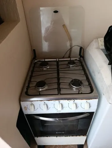 Fogão 4 bocas - Usado - Forno não funciona