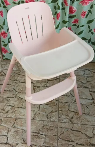 Cadeirinha de comida infantil