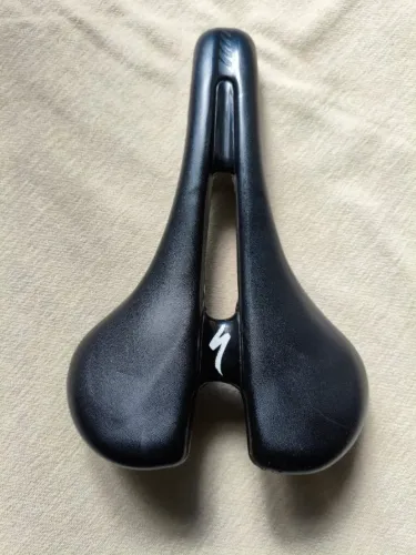 Selim Specialized Romin 168mm usado