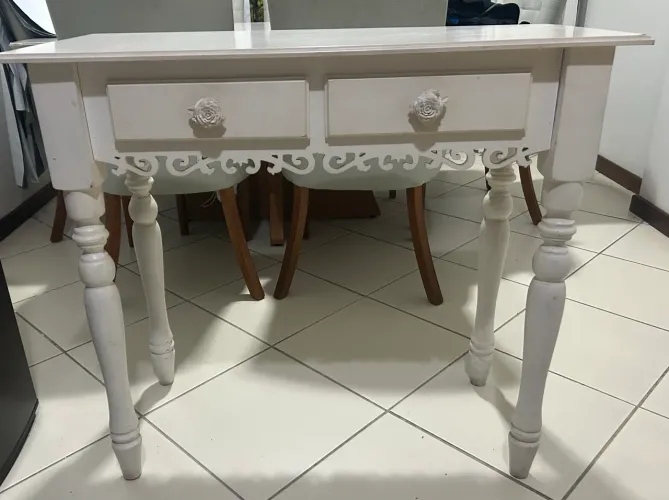Mesa branca 2 gavetas