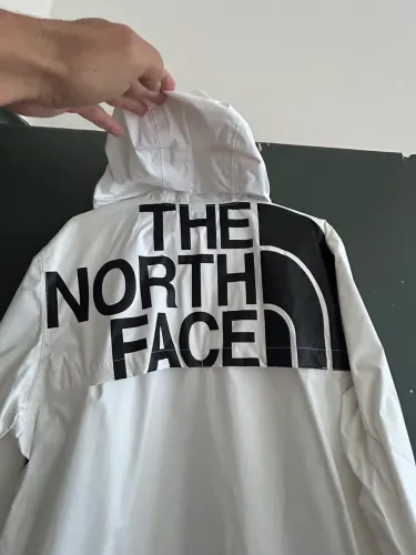 Corta vento north face