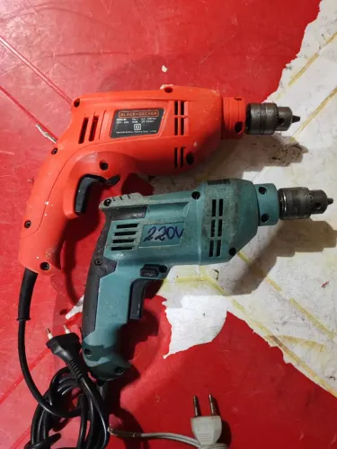 Furadeira de impacto 220v R$70 cada