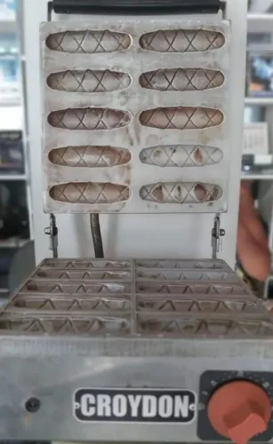 Máquina de crepe suíço croydon faz  10 crepes de vez 