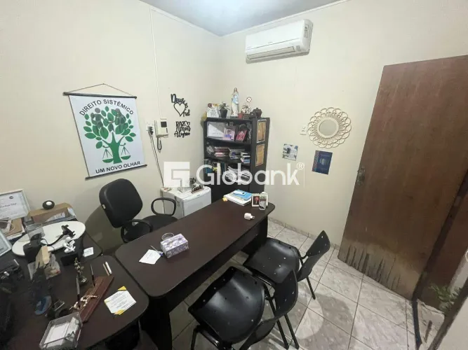 Sala comercial para aluguel Centro 40m² Montes Claros MG