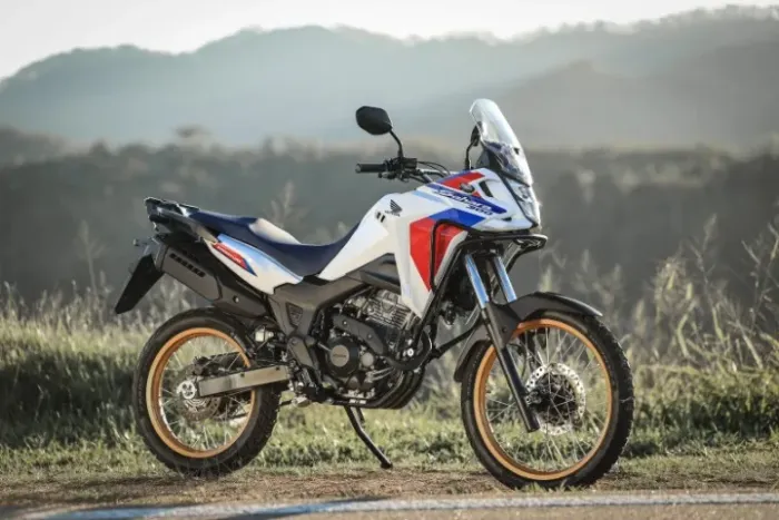 XRE 300 2027 pronta entrega SAHARA ADV