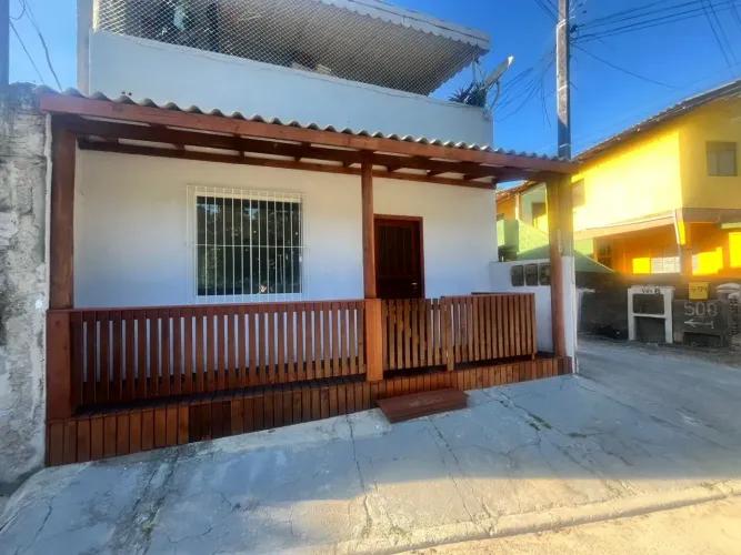 Prédio inteiro com rendimento de aluguel.