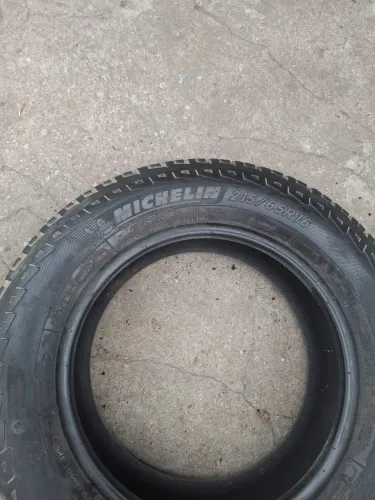 Pneu Michelin 215/65/r16