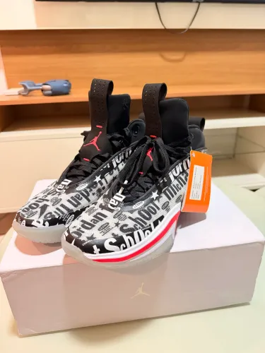Nike Air Jordan 36 Flight School (Tamanho 42)