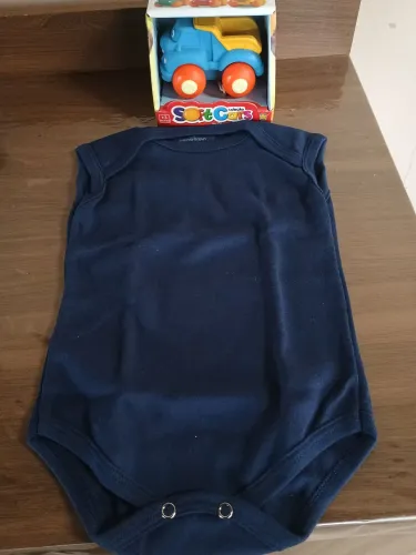 Body infantil + carrinho emborrachado