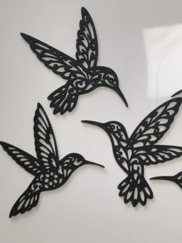 Enfeite de beija-flor para parede, vaias cores.