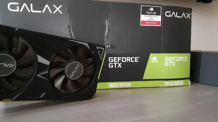GTX 1650 SUPER 4GB GALAX - Excelente estado