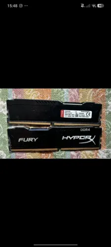 2 pentes HyperX 8gb 2400mhz CL 15