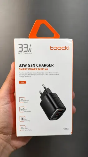 Carregador Toocki XR04 33W GaN com Display Digital - Carregamento Rápido e Inteligente