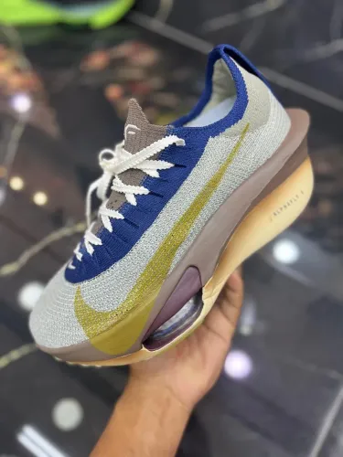 Tênis Nike Alphafy Novo na caixa - Corrida - Placa de carbono - Alta performance