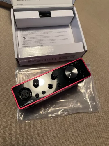 Interface De Audio Focusrite Scarlett Solo 3rd Geração 24 bits/192 kHz