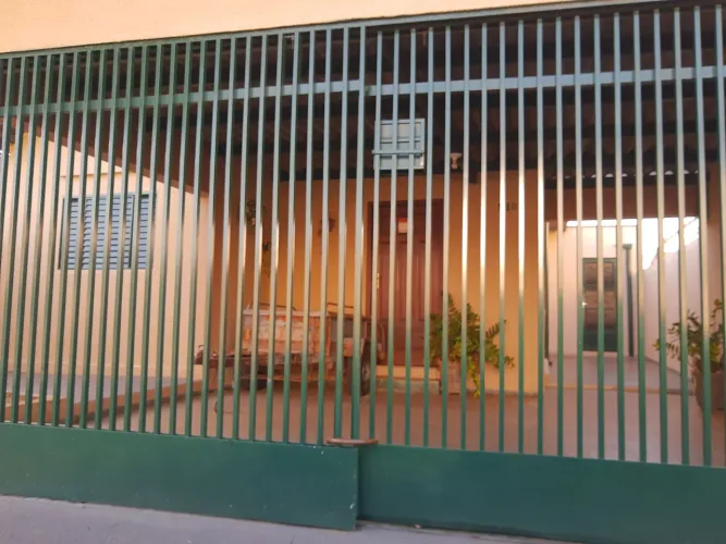 CASA ANTIGA HABITÁVEL - PRONTA PARA MORAR - ARAÇATUBA/SP  - JD AMÉRICA 
