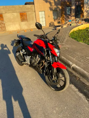 Cb Twister 300f único dono