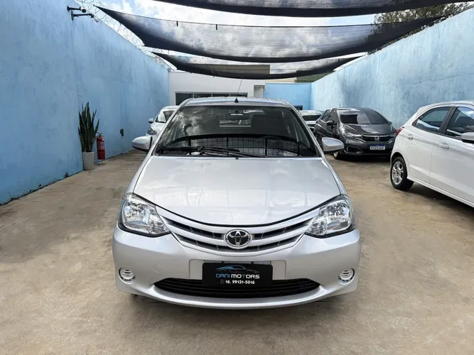 Toyota Etios XS 1.5 Flex 16V 5P Mec. 2014