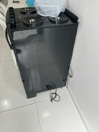 Fogão 04 bocas, com acendedor automático , utilizado poucas vezes