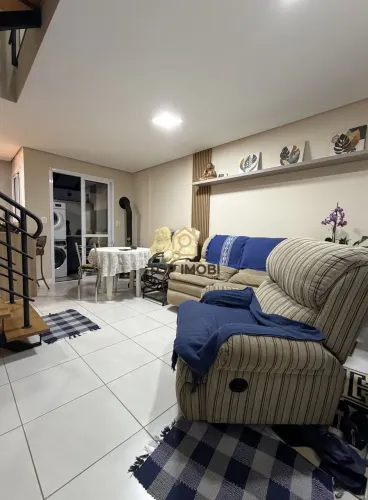 Sobrado à venda no bairro Desvio Rizzo - Caxias do Sul/RS
