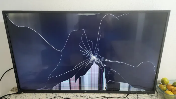 Smart tv lg 43" tela quebrada