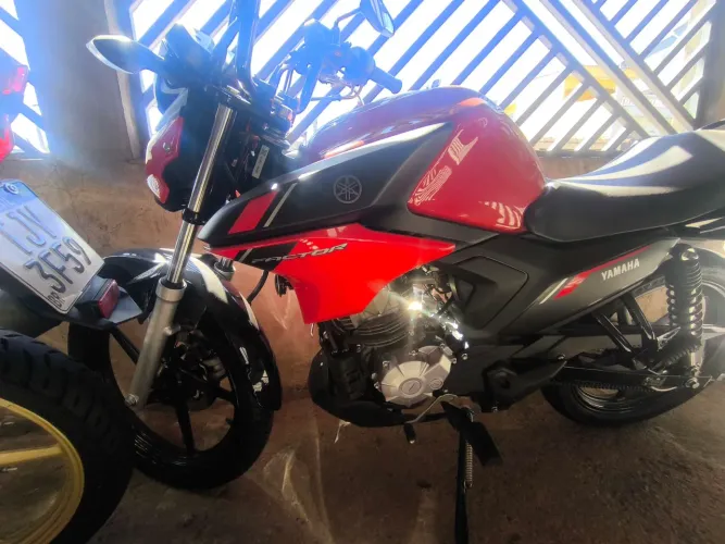 Moto zerado, pouco tempo de uso