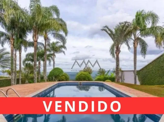 Casa à venda no Condomínio Vila Castela | 530 m² - 4 suítes